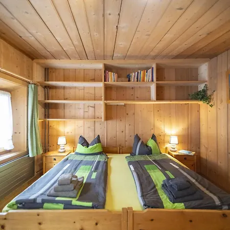 Дом отдыха Chasa Riatsch